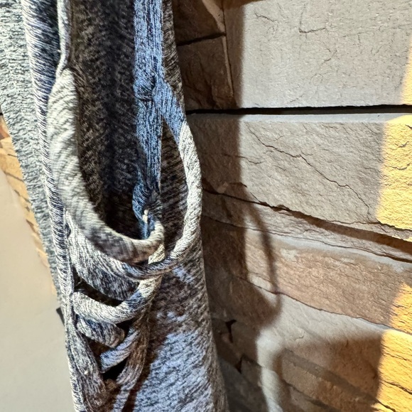 Beyond yoga gray tank top L - Picture 2 of 4